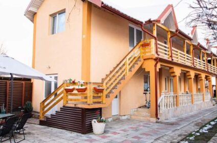 Agropensiunea La Mona din Totești - Locul ideal pentru relaxare