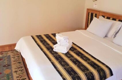 Pensiunea Felix din Băile Govora, cazare elegantă cu spa, piscină și salină. Oferim confort și relaxare într-o stațiune istorică.